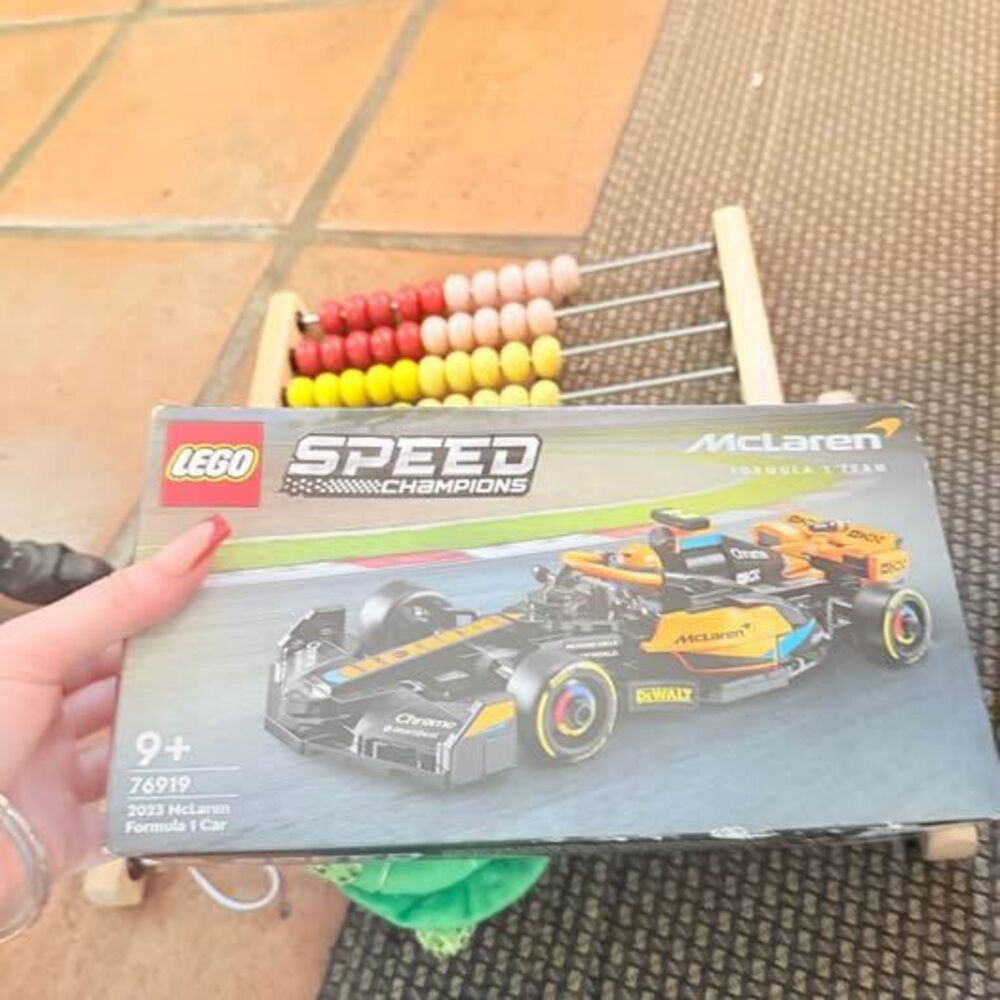LEGO Speed Champions 2023 McLaren Formula 1 Race Car building set (model 76919